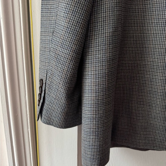 Ralph Lauren Men's Blazer wool/silk blend checkered, 2 button size 44R, formal - Picture 11 of 13